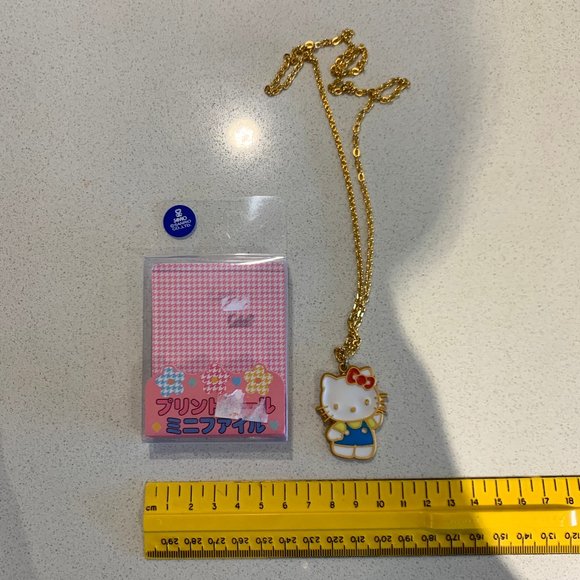 VINTAGE 1996 HELLO KITTY NECKLACE - Picture 1 of 8